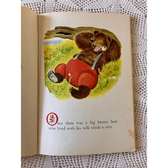 1947 The Big Brown Bear: Big Golden Book by Georges Duplaix & Gustaf Tenggren - Picture 7 of 9